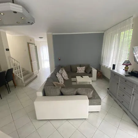 Haz A Tonal Apartment *